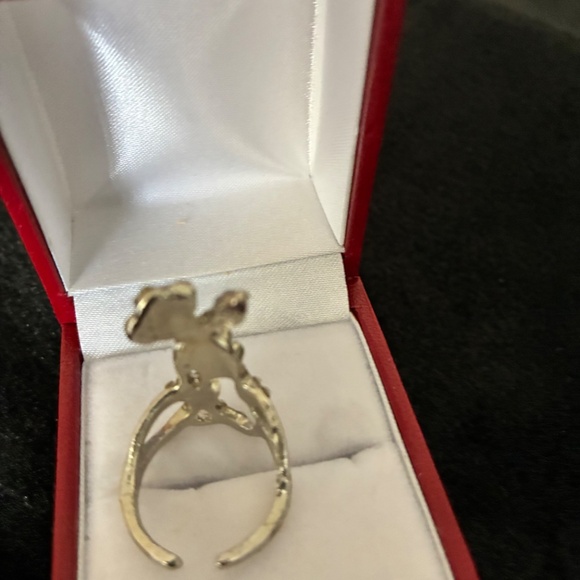 Oh so cute Mickey Mouse ring - Picture 2 of 4